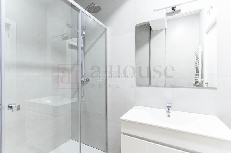 Foto b0b25006-e99c-47a1-83a3-57bdbbf508e8. Planta baja  exterior reformada a estrenar en el barrio sanblas en Madrid