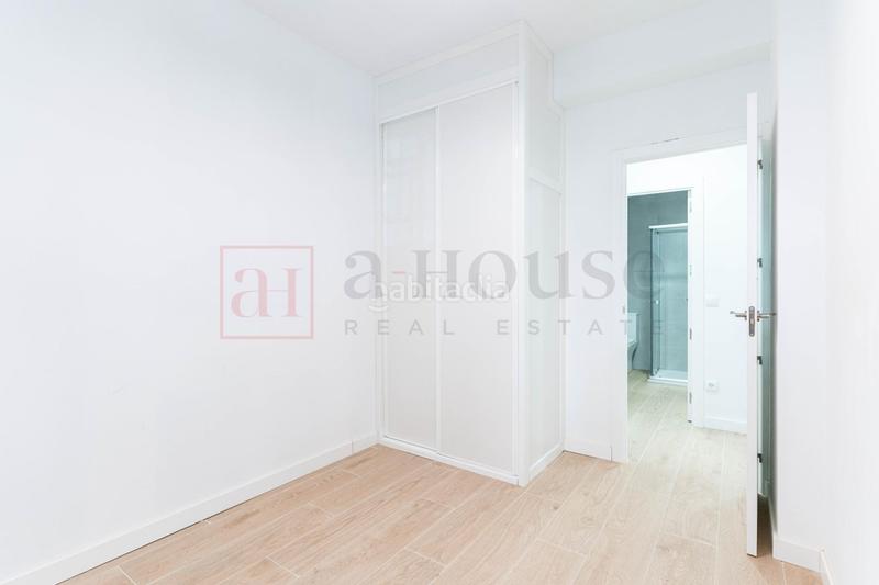 Foto e258fc02-d411-4600-809b-8f69466e5b25. Planta baja  exterior reformada a estrenar en el barrio sanblas en Madrid