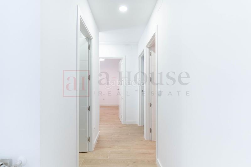 Foto ef1f4b7b-44c9-4bf4-95d4-d6241143b30e. Planta baja  exterior reformada a estrenar en el barrio sanblas en Madrid