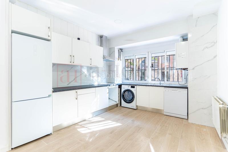 Foto f4bc2a2b-479b-4b3a-8416-c951218a5bd5. Planta baja  exterior reformada a estrenar en el barrio sanblas en Madrid
