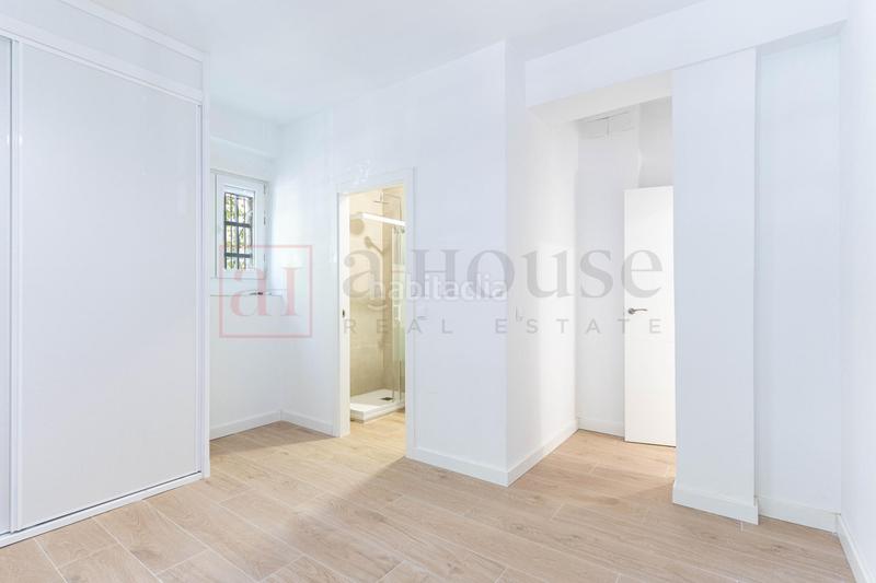 Foto f5923465-4961-4c3f-bd7e-05ce3a3e3e2b. Planta baja  exterior reformada a estrenar en el barrio sanblas en Madrid