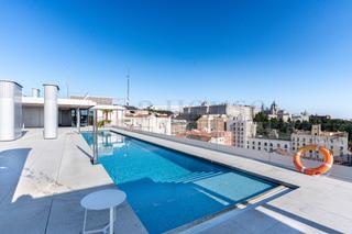 Piso  Irún. Piso reformado con piscina comunitaria en el barrio de argüelles