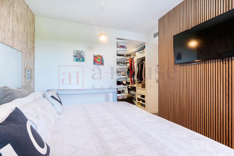 Foto 8ac67da6-e150-45c6-ab9a-992e4f02e141. Piso  exterior reformado con terraza con piscina comunitaria en la zona en Pinto
