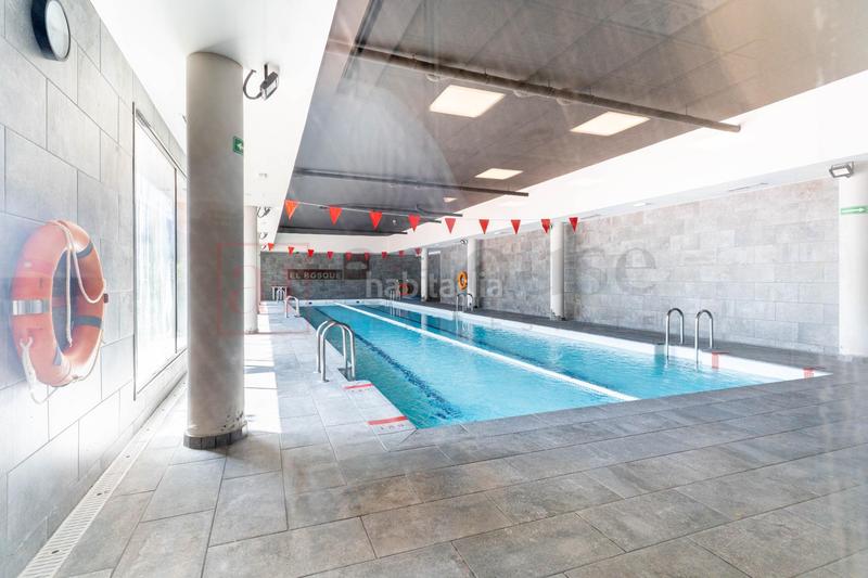 Foto bf3ab8e1-ee93-4ae5-8621-472ff1293d97. Piso  exterior reformado con terraza con piscina comunitaria en la zona en Pinto