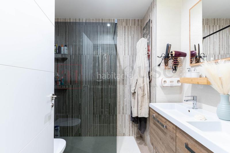 Foto c5762482-0c06-4c19-adb2-48c88bfcf1b2. Piso  exterior reformado con terraza con piscina comunitaria en la zona en Pinto