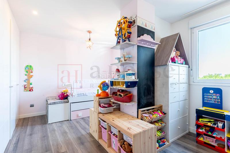 Foto d8effe8e-9734-46f9-abee-a2ecef551995. Piso  exterior reformado con terraza con piscina comunitaria en la zona en Pinto