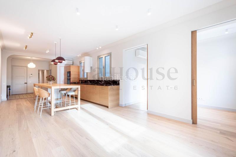 Foto b53d3732-ec77-42e5-8e5b-004d83ee45f5. Flat with heating in Barri de les Corts Barcelona