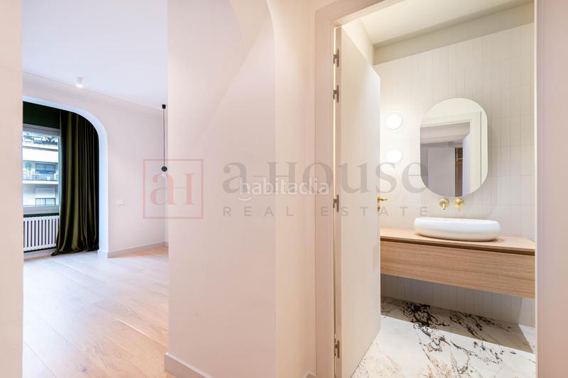 Foto d0555a0b-fff2-4044-b56e-b4973454ee92. Flat with heating in Barri de les Corts Barcelona
