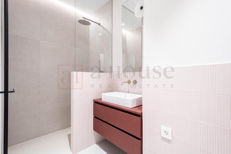 Foto e45b159b-03df-449e-9f52-b67f6a982a84. Flat with heating in Barri de les Corts Barcelona