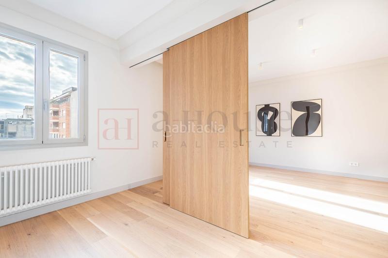 Foto f571461e-1dd9-4949-abc3-2643e60898b2. Flat with heating in Barri de les Corts Barcelona