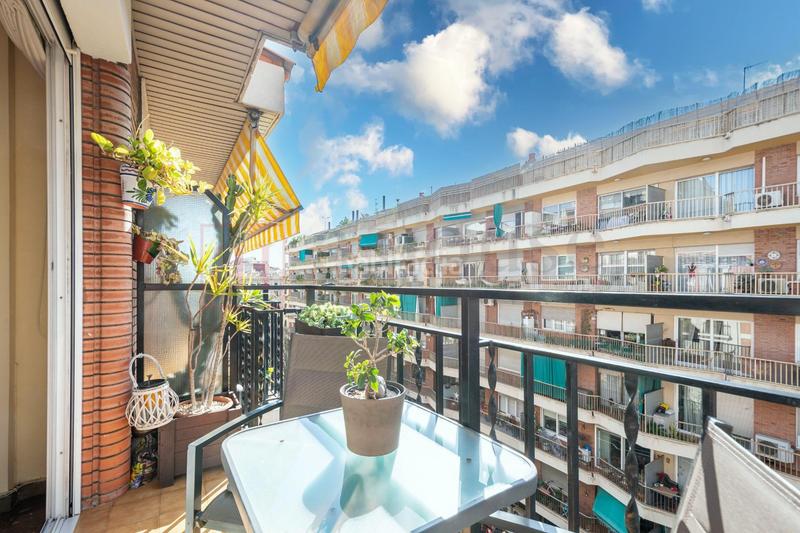 Foto 2b3c9d71-1c26-46e4-b639-18bce499451d. Piso  con terraza en lantiga esquerra de leixample en Barcelona