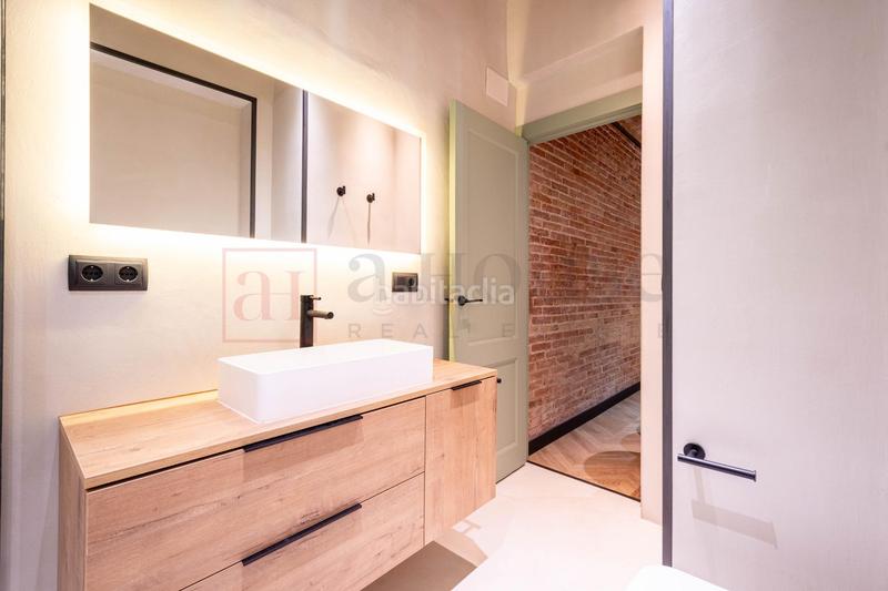 Foto 2c50d87a-d026-4934-9030-75c9749dce24. Piso  reformado con excelente ubicacion en la vila de gracia en Barcelona