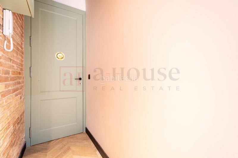 Foto cb31073d-054d-4628-b701-50d89eec73c2. Piso  reformado con excelente ubicacion en la vila de gracia en Barcelona