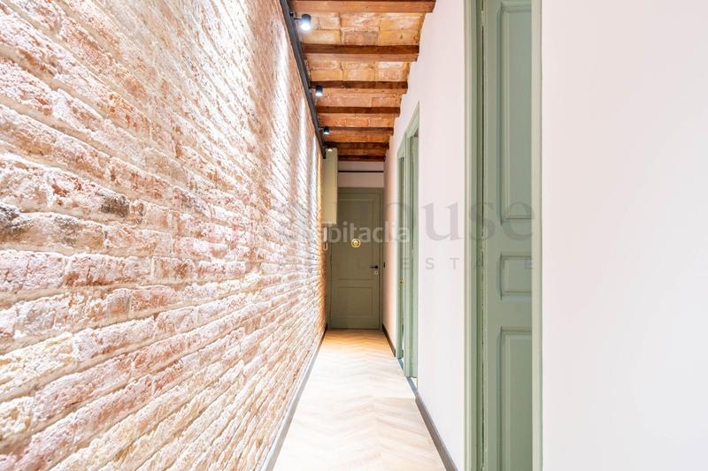 Foto f292adbe-1b33-485f-bd17-d31dcb0f59ca. Piso  reformado con excelente ubicacion en la vila de gracia en Barcelona