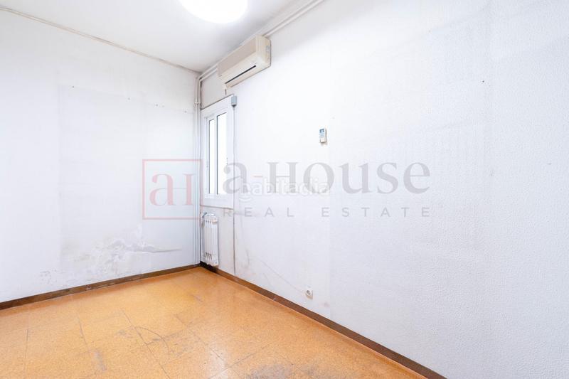 Foto 1ba57f09-f8ba-4ca7-9c77-8294670f4ba8. Piso  luminoso con balcón para entrar a vivir en la nova esquerra de l eixample en Barcelona