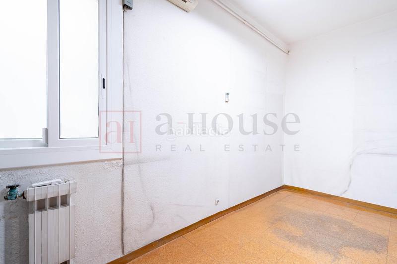 Foto 45e49a9e-c37e-4929-81f8-dd0562a4708d. Piso  luminoso con balcón para entrar a vivir en la nova esquerra de l eixample en Barcelona