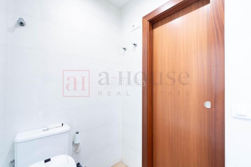 Foto 53e99e27-bb0e-44cb-a66b-87bb192f1db3. Piso  luminoso con balcón para entrar a vivir en la nova esquerra de l eixample en Barcelona