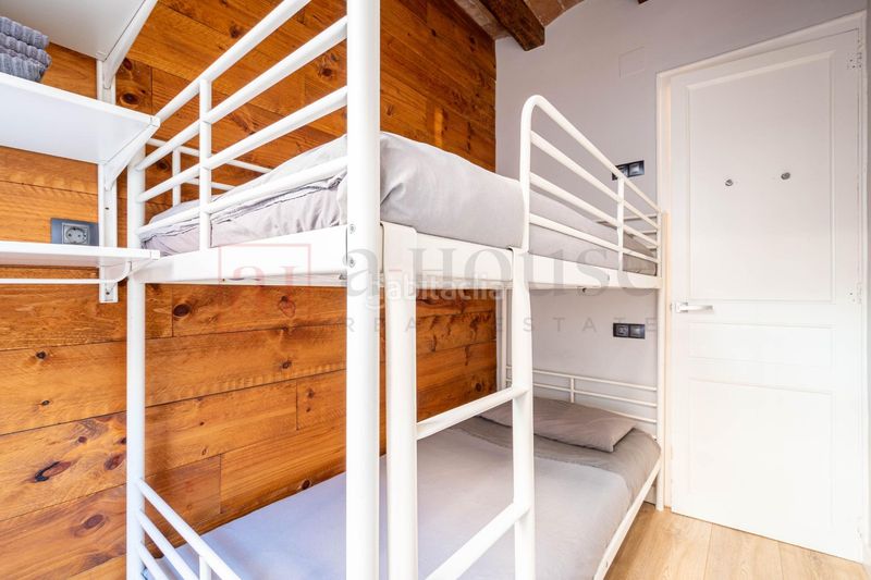 Foto 4b327726-ea59-497b-ae10-95476b95543d. Pis amb calefacció a Vila de Gràcia Barcelona