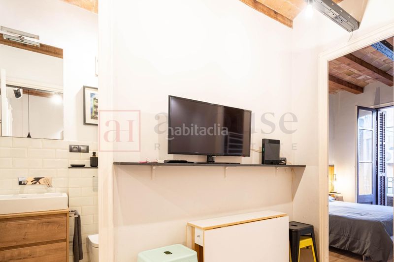 Foto f58b6550-2abc-44d0-bf70-754c52899c7c. Pis amb calefacció a Vila de Gràcia Barcelona