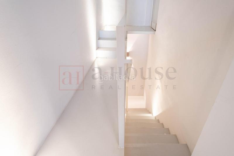 Foto 281a1cbd-81aa-42c1-b952-52bb275ca393. Dúplex bajo tipo duplex reformado con jardin exterior sin cedula de habitabilidad en el Fort Pienc en Barcelona