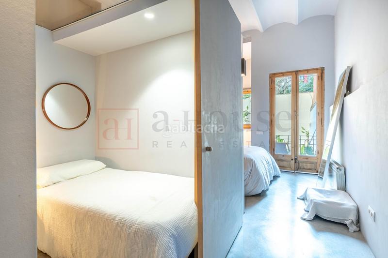 Foto 385478f5-00fc-4e0d-b6d5-8a3b2c2d77fd. Dúplex bajo tipo duplex reformado con jardin exterior sin cedula de habitabilidad en el Fort Pienc en Barcelona