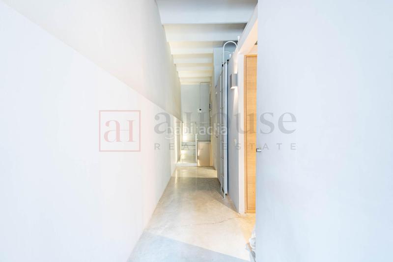 Foto 81e78789-bed1-4390-9c28-600c456e2ed6. Dúplex bajo tipo duplex reformado con jardin exterior sin cedula de habitabilidad en el Fort Pienc en Barcelona