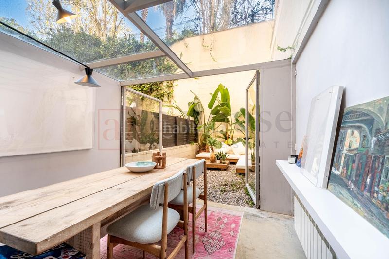 Foto c4601c85-8443-408c-a28a-bb5051277ae5. Dúplex bajo tipo duplex reformado con jardin exterior sin cedula de habitabilidad en el Fort Pienc en Barcelona