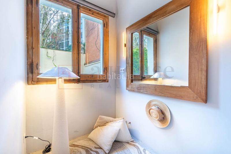 Foto c664635d-6946-4365-82d8-fdcb953ff657. Dúplex bajo tipo duplex reformado con jardin exterior sin cedula de habitabilidad en el Fort Pienc en Barcelona