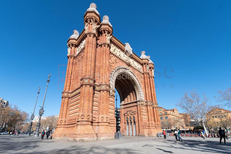 Foto d1913640-86d3-497e-88ae-f7b8c1ef1a4d. Dúplex bajo tipo duplex reformado con jardin exterior sin cedula de habitabilidad en el Fort Pienc en Barcelona