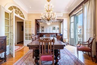 Appartement  Gran via de les corts catalanes. Piso único con gran balcón en finca regia en la nova esquerra de