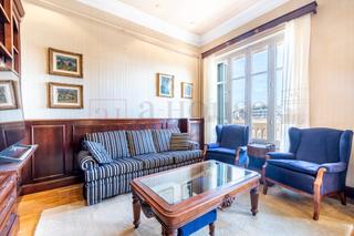 Appartement  Gran via de les corts catalanes. Piso único con gran balcón en finca regia en la nova esquerra de