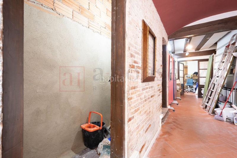 Foto f528d5d5-5f2a-4da1-a6f4-6b9d3852097e. Pis amb calefacció aparcament a Gòtic Barcelona