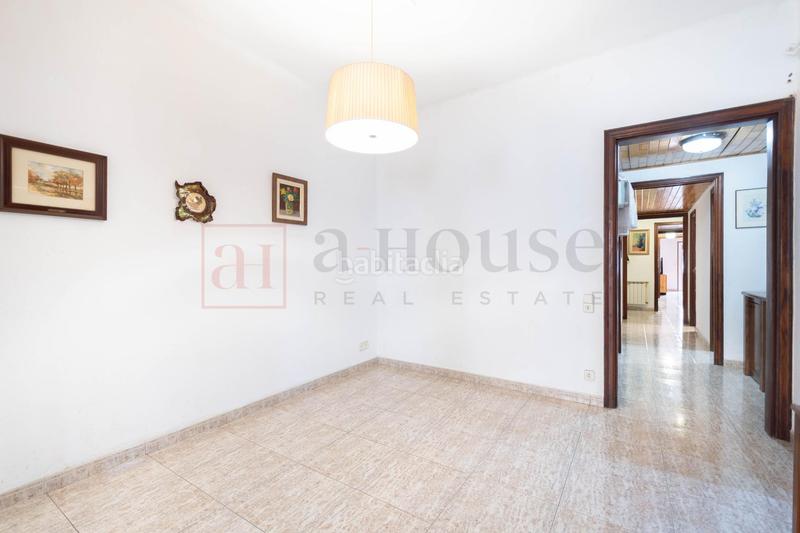 Foto 68c25481-2efa-4448-b6cd-3e08df41aa7f. Piso  para entrar a vivir con posibilidad de reforma en la antiga esquerra del eixample en Barcelona