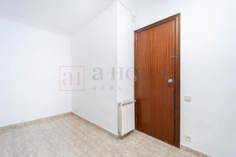 Foto a035668b-19e3-44ff-b02b-3770be4fc35d. Piso  para entrar a vivir con posibilidad de reforma en la antiga esquerra del eixample en Barcelona