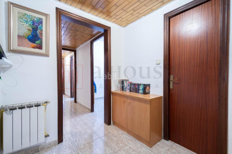 Foto d5dc8052-3bbc-4516-8983-2772147187e0. Piso  para entrar a vivir con posibilidad de reforma en la antiga esquerra del eixample en Barcelona