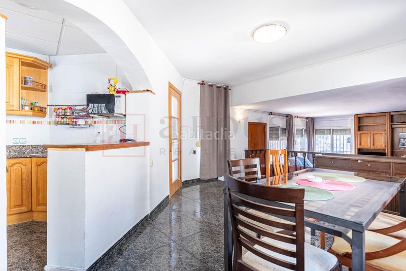 Foto 049252d5-636d-479d-a248-b4ab9427f70e. Casa amb calefacció aparcament piscina a Sant Genís dels Agudells Barcelona
