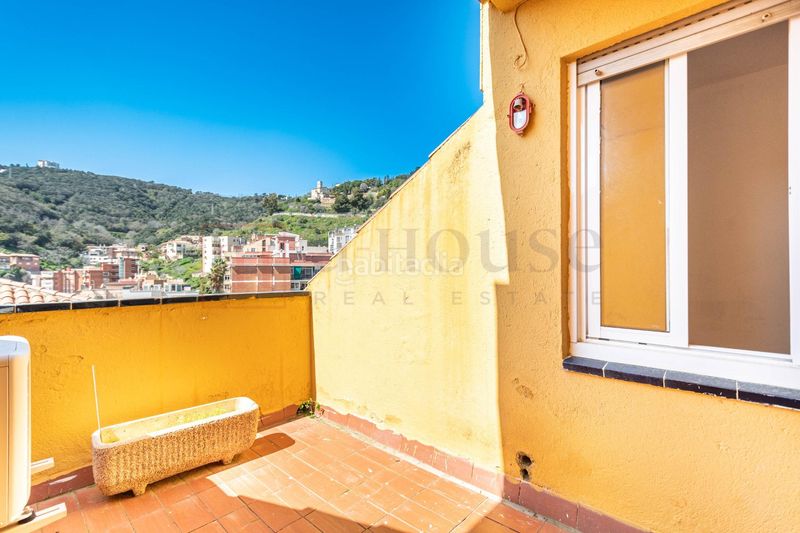 Foto 441dd381-aae4-437f-8eff-356915946888. Casa amb calefacció aparcament piscina a Sant Genís dels Agudells Barcelona