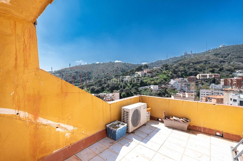 Foto 829c6232-79af-43a1-928a-7c7589328c75. Casa amb calefacció aparcament piscina a Sant Genís dels Agudells Barcelona