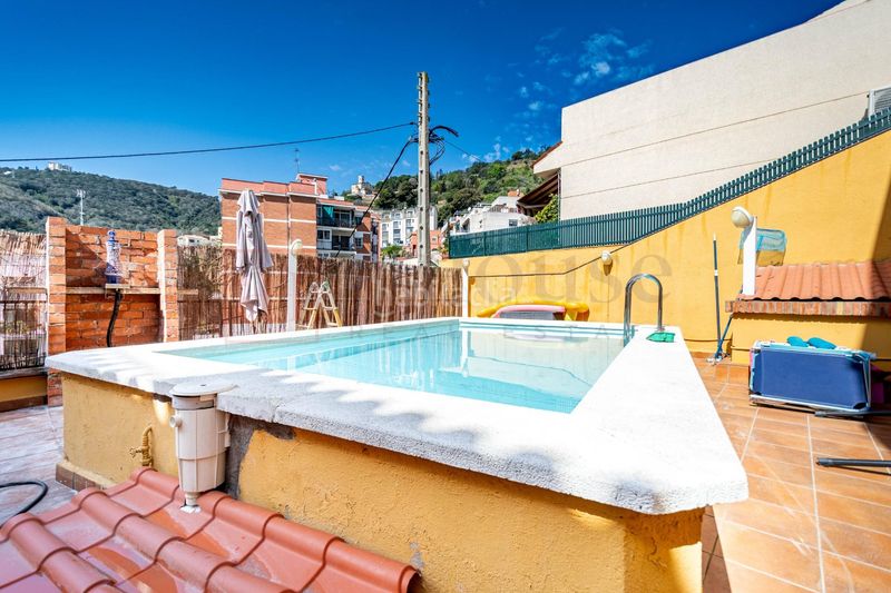 Foto 85108c95-1b90-41db-b14d-58ef01aeb5a2. Casa amb calefacció aparcament piscina a Sant Genís dels Agudells Barcelona
