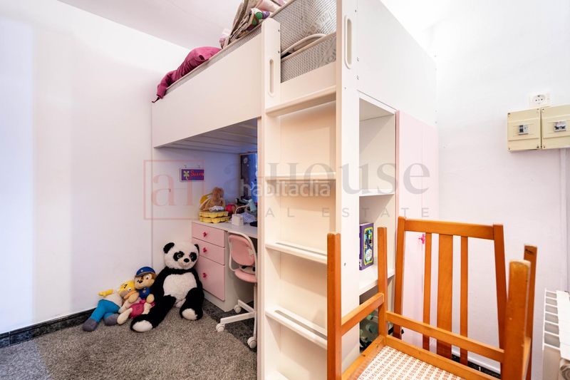 Foto a83e4682-3497-40d0-a938-2789d3b0f8f3. Casa amb calefacció aparcament piscina a Sant Genís dels Agudells Barcelona