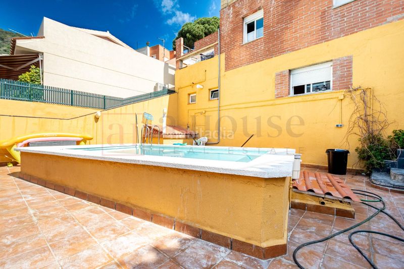 Foto af39eb88-ef19-40c5-b5db-26741134c1e8. Casa amb calefacció aparcament piscina a Sant Genís dels Agudells Barcelona