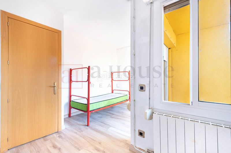 Foto d268fb7f-ebe4-4835-988a-240d6876f553. Casa amb calefacció aparcament piscina a Sant Genís dels Agudells Barcelona