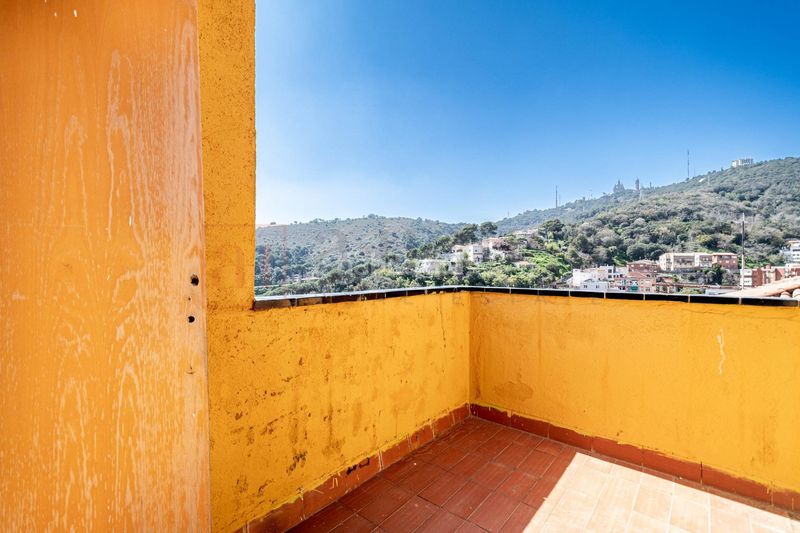 Foto df7d7939-5629-4071-82e0-2b50a2cd7b80. Casa amb calefacció aparcament piscina a Sant Genís dels Agudells Barcelona