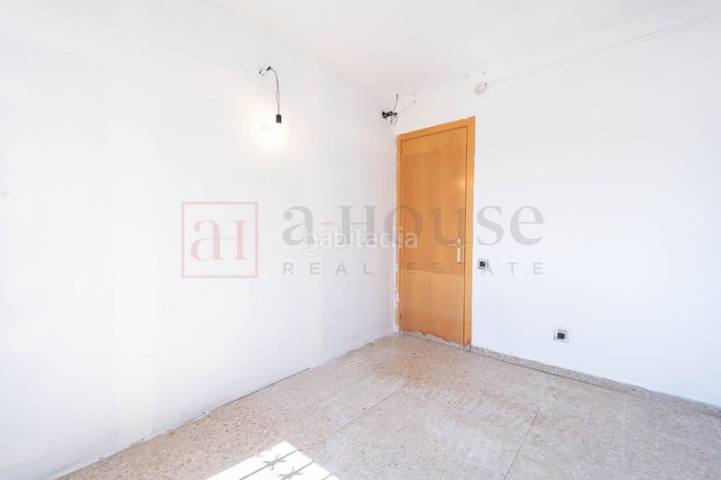 Foto f799a8e4-14e0-41fa-8cd4-cb0ccea8cb93. Casa amb calefacció aparcament piscina a Sant Genís dels Agudells Barcelona