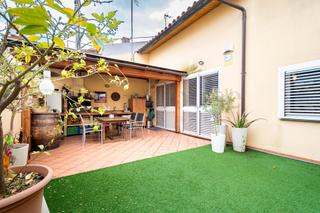 Xalet  Carrer salvany. Casa para entrar a vivir con dos grandes terrazas en l eixample
