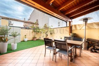 Chalet  Carrer salvany. Casa para entrar a vivir con dos grandes terrazas en l eixample