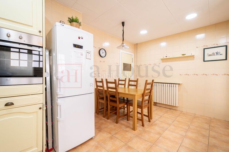 Foto c5c72cb6-9837-486d-9e02-670ca7ab9b45. Àtic amb calefacció a La Nova Esquerra de l´Eixample Barcelona