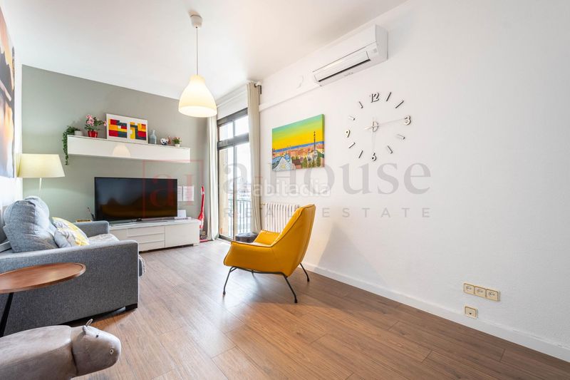 Foto d906230c-645a-4802-ba95-fdd521f22503. Àtic amb calefacció a La Nova Esquerra de l´Eixample Barcelona