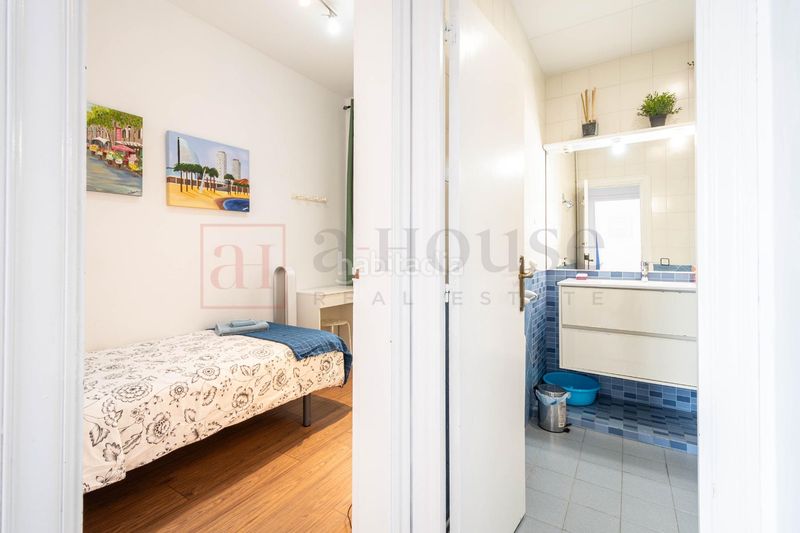 Foto dce2c72b-c57a-44e7-8f83-b4bcda491b1c. Àtic amb calefacció a La Nova Esquerra de l´Eixample Barcelona