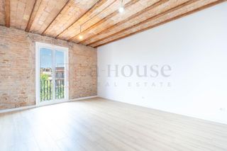 Piso  Ronda sant pau. Piso reformado a estrenar en sant antoni